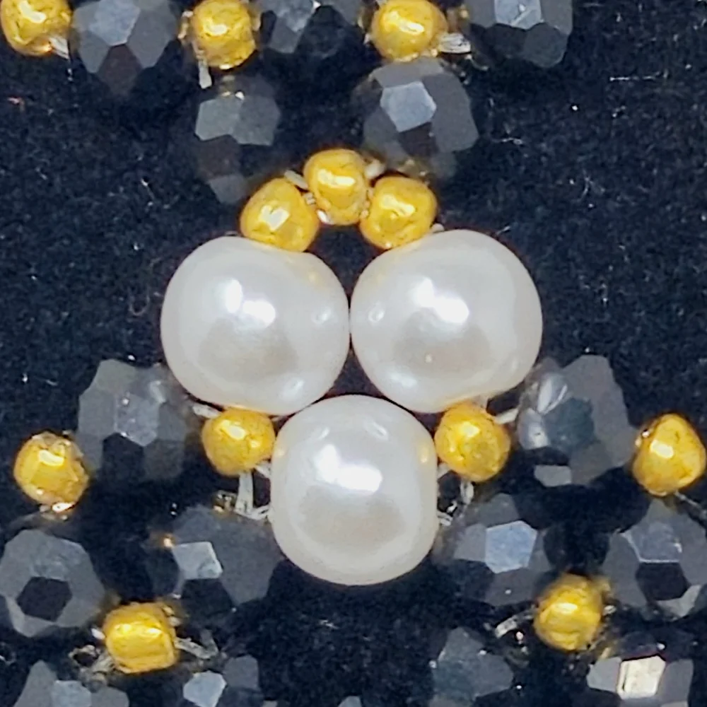 Chic Black and White Beaded Bracelet with Gold Accents - Picture 3 of 6